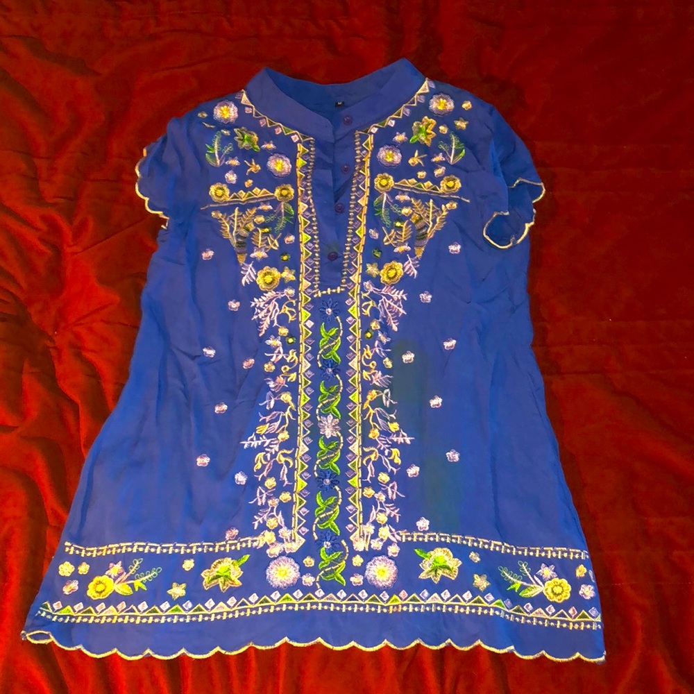 Beautiful blue 💙 cotton embroidered blouse size women’s M
